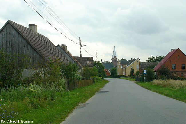 Wildenbruch (Swobnica), on the village road